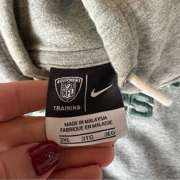 Philadelphia Eagles Nike Hoodie - Picture 2 of 5